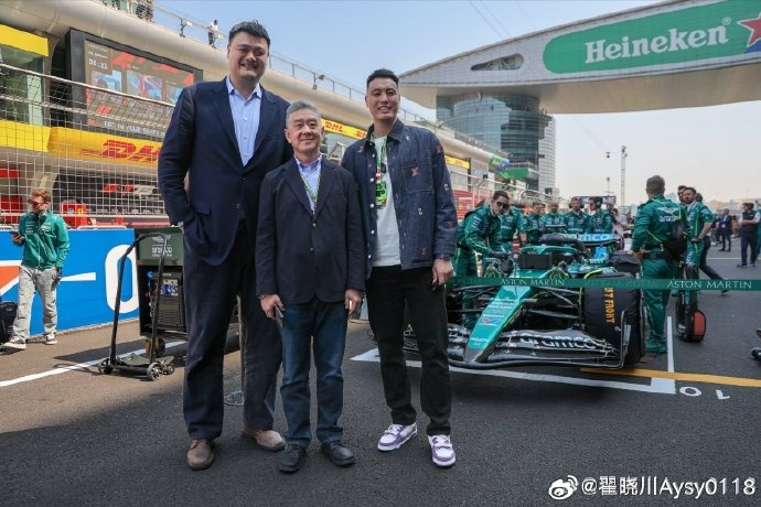 聯(lián)動(dòng)F1！翟曉川曬與姚明、阿隆索、范志毅、周冠宇等的合照
