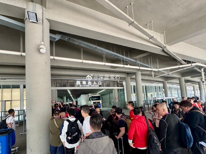盛況空前！記者曬照：距離中澳之戰(zhàn)還有三小時，現(xiàn)場記者已超百名