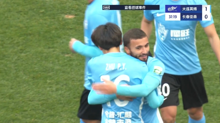 19歲朱鵬宇中超處子球！大連英博1-0領先長春亞泰，馬萊萊助攻